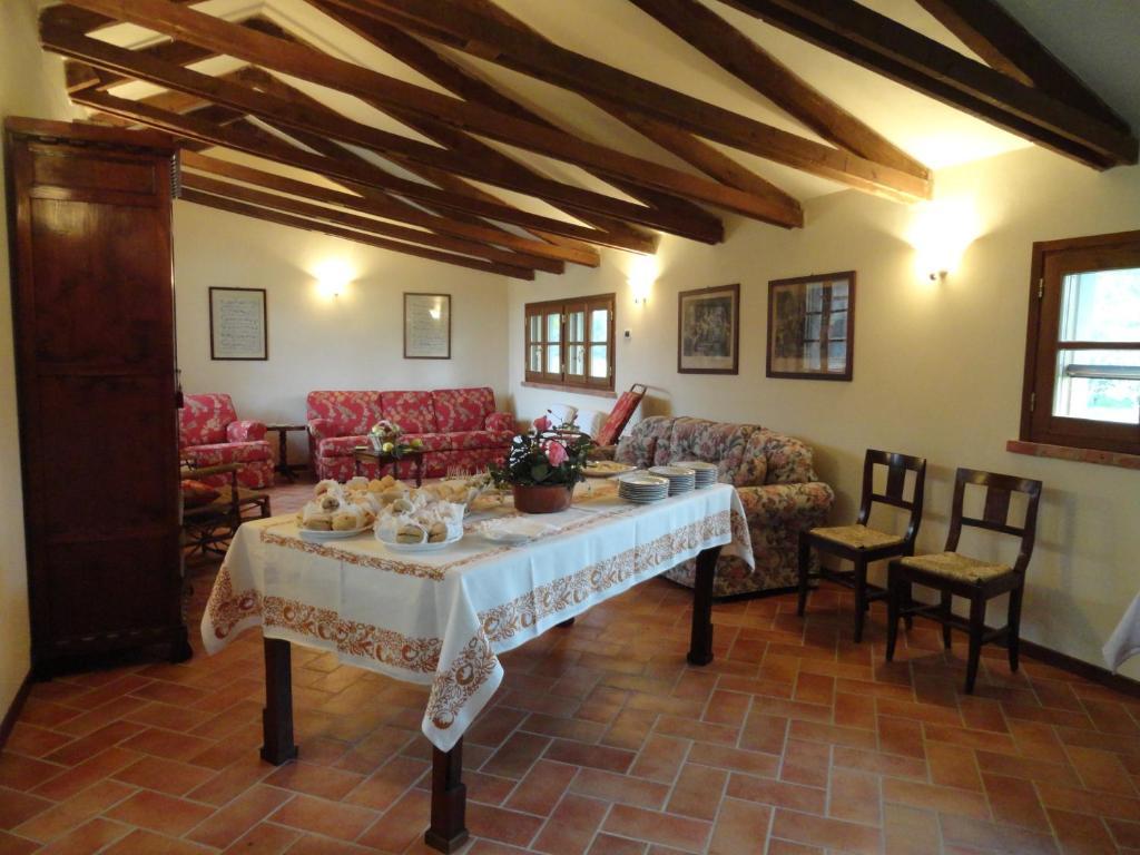 Agriturismo Santa Maria Bressanoro カステッレオーネ エクステリア 写真